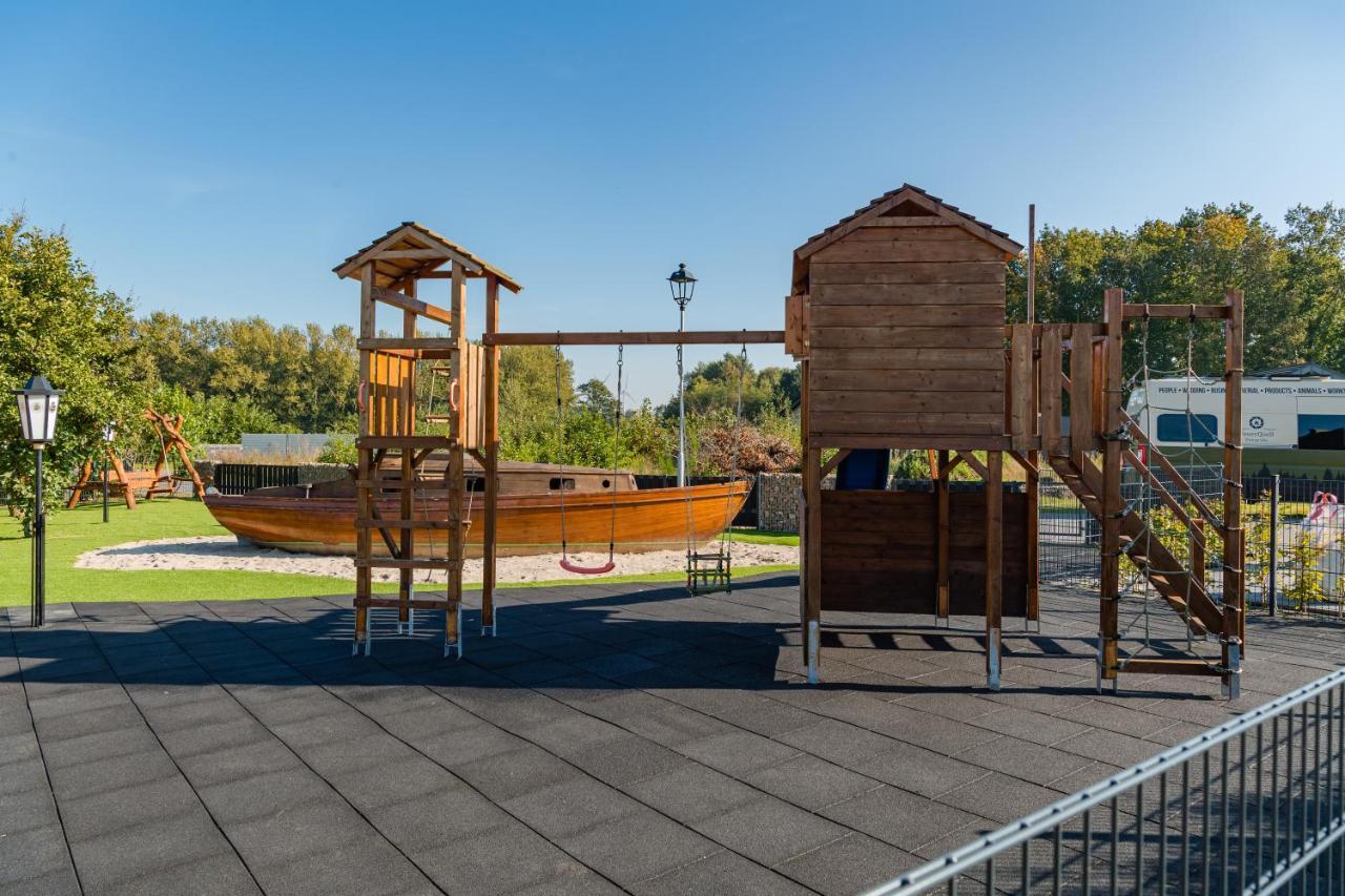 Ferienpark Harkebruegge Haus Juist Barssel  エクステリア 写真