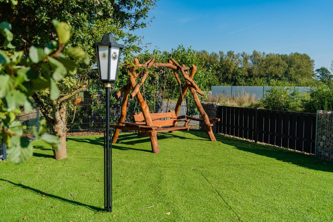 Ferienpark Harkebruegge Haus Juist Barssel  エクステリア 写真