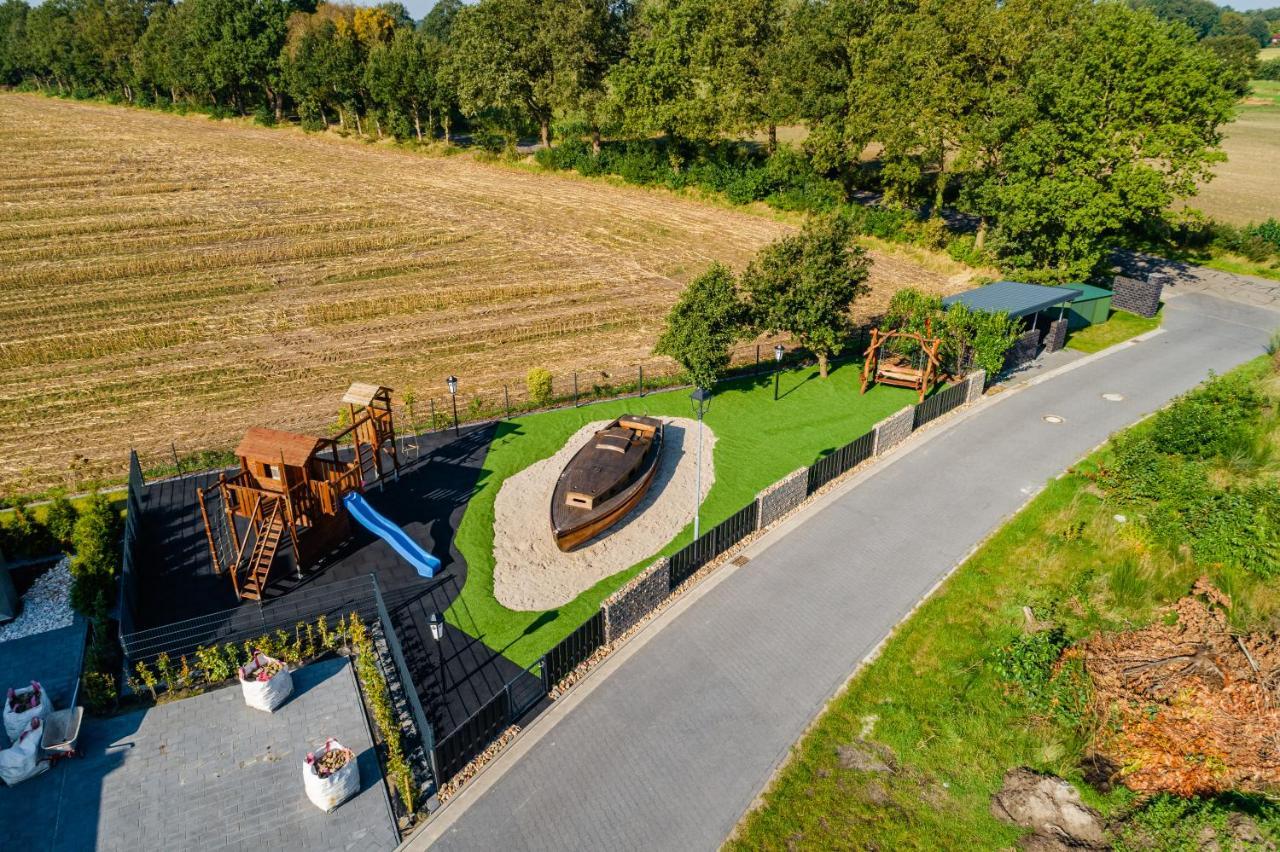 Ferienpark Harkebruegge Haus Juist Barssel  エクステリア 写真
